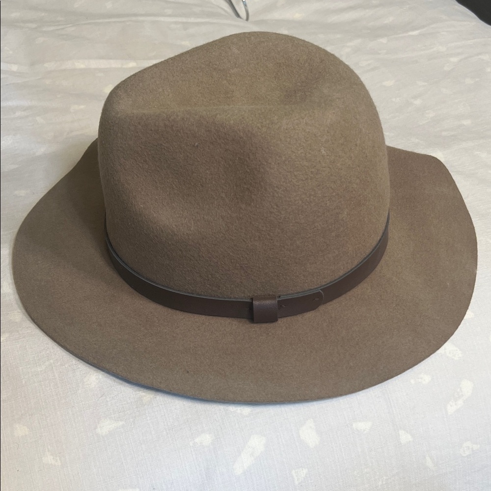 Stylish Tan Fedora Hat